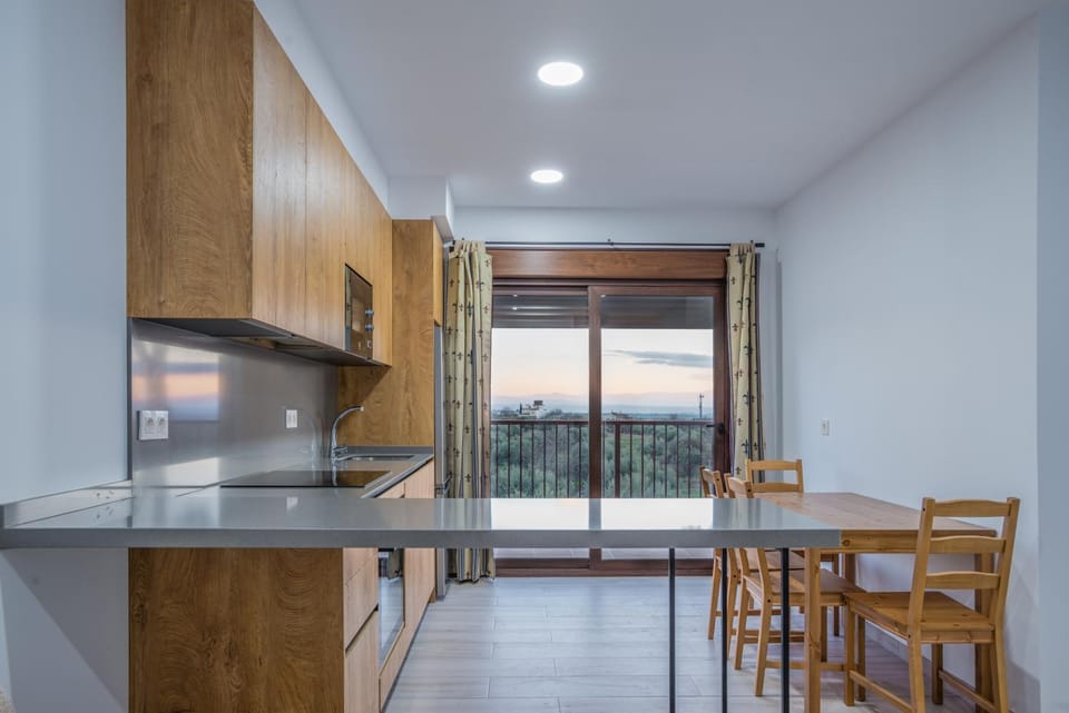 dishwasher, locker, minibar, stove, toaster, washing machine
