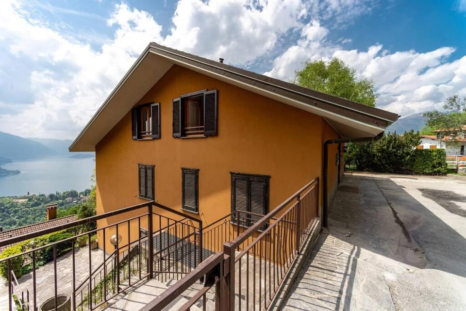 Bologna House Apartment in Province of Lecco