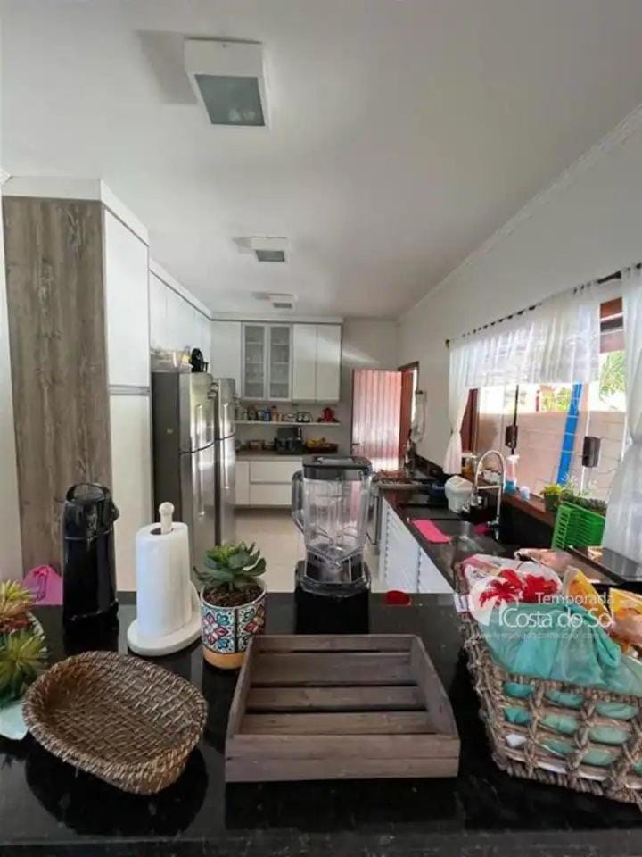 Kitchen or kitchenette, Food and drinks, oven, stove