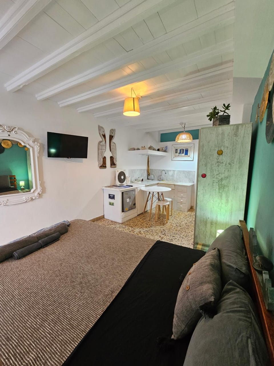 Petra Pelikan Apartment in Mykonos