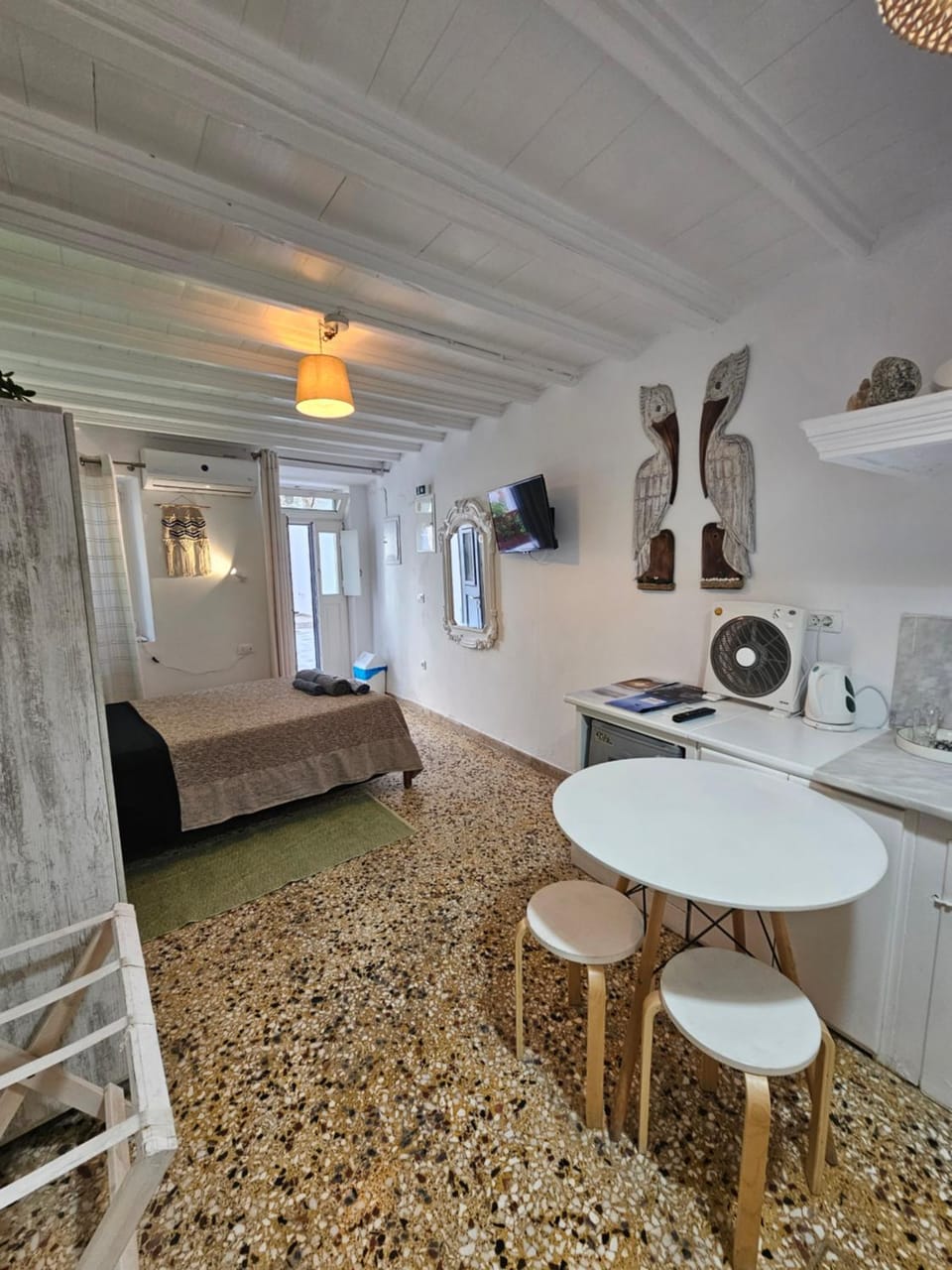 Petra Pelikan Apartment in Mykonos
