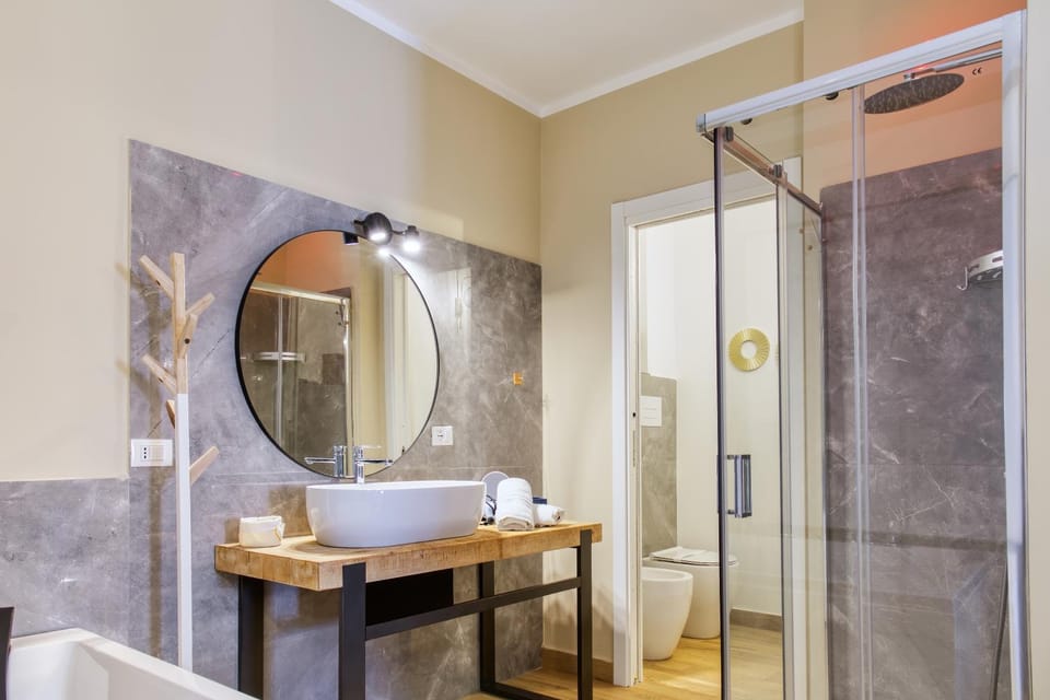 Shower, Toilet, Bathroom, Dining area, Bath
