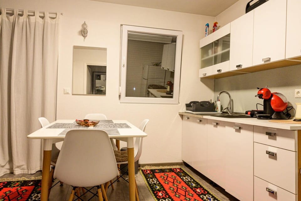 Kitchen or kitchenette, kitchen