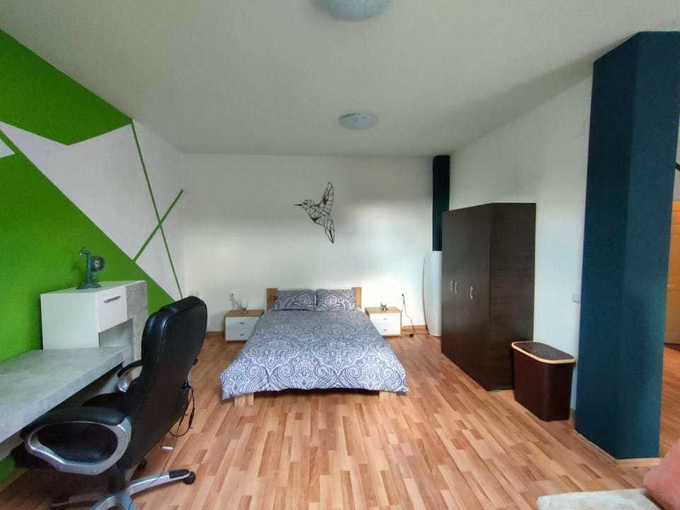 Bed, Bedroom, wardrobe