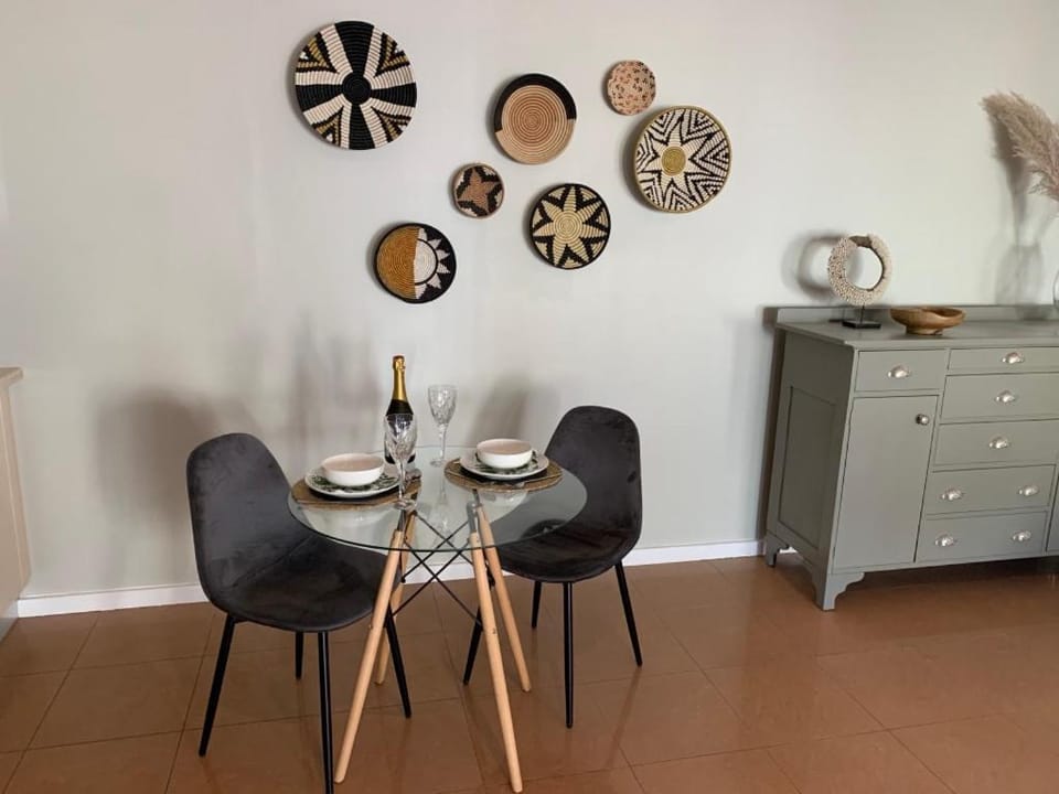 Heart of Constantia - SOLAR POWERED Apartment in Cape Town