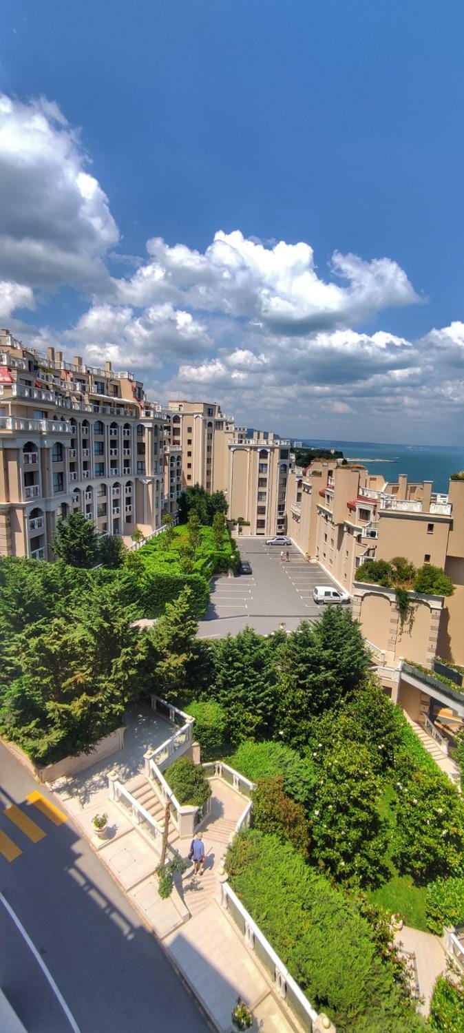 La Mer spacious Apartment with a Sea View Apartment in Varna