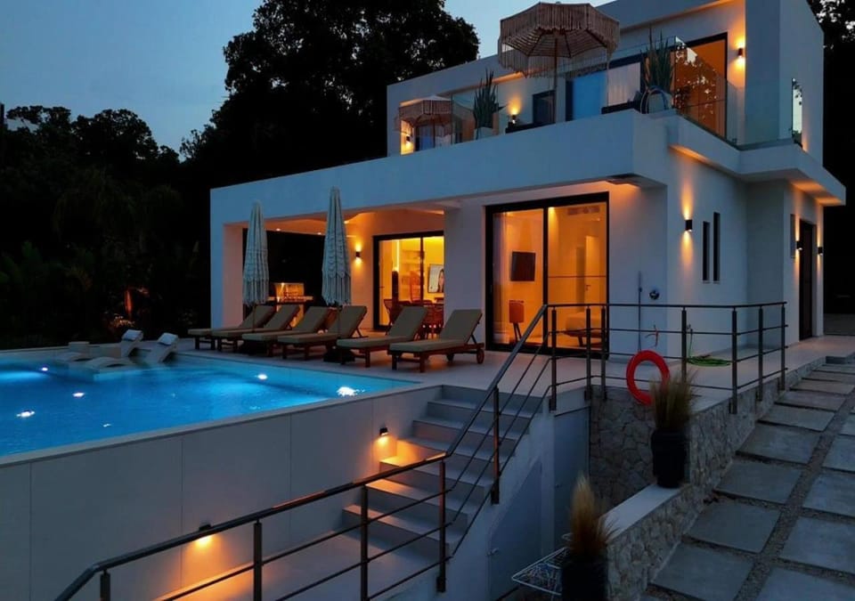 Property building, Swimming pool