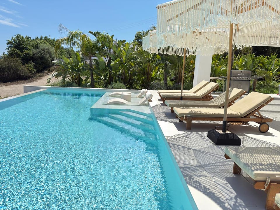 Patio, Day, Natural landscape, Garden, Garden view, Pool view, Swimming pool, sunbed