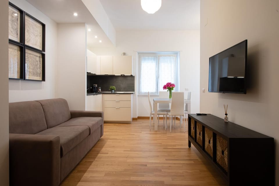 Communal lounge/ TV room, TV and multimedia, Living room