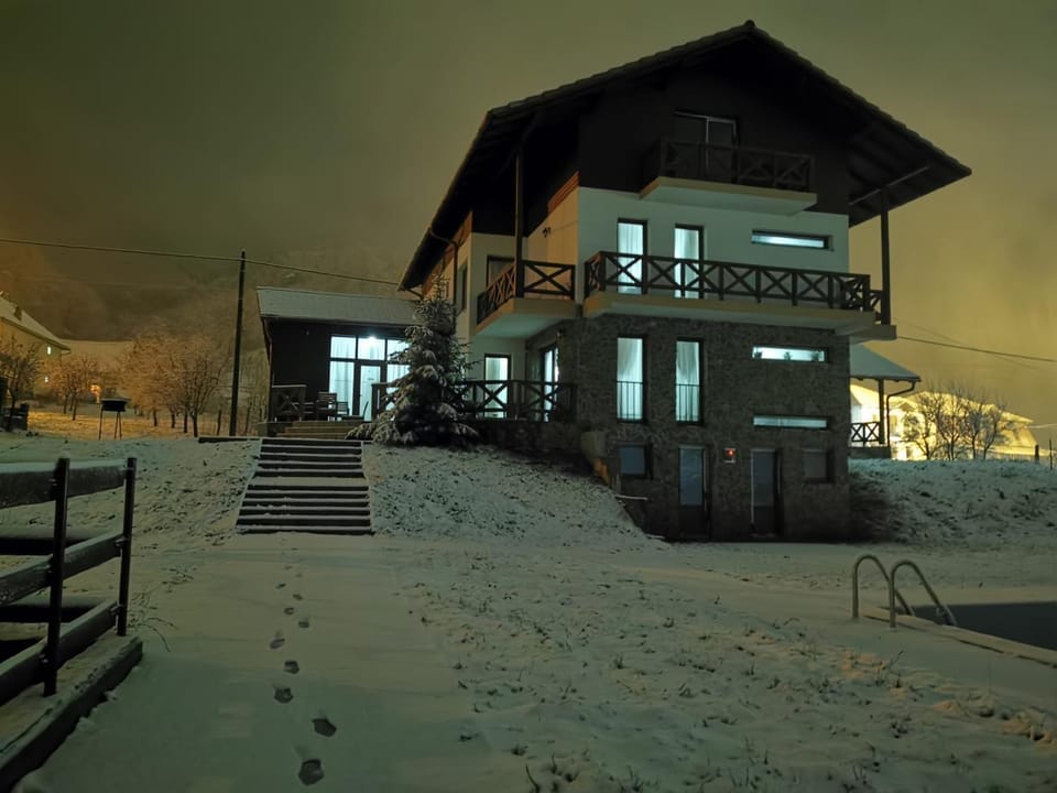 Pensiunea La Nenea Iancu Bed and Breakfast in Romania