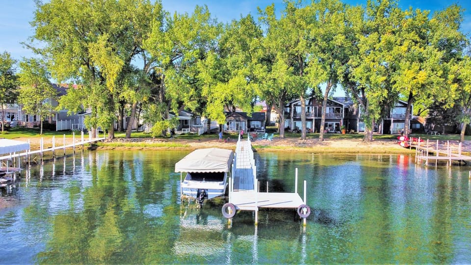 Classic West Lake Okoboji Estate w/ Guest House + Sand Beach Villa in Spirit Lake