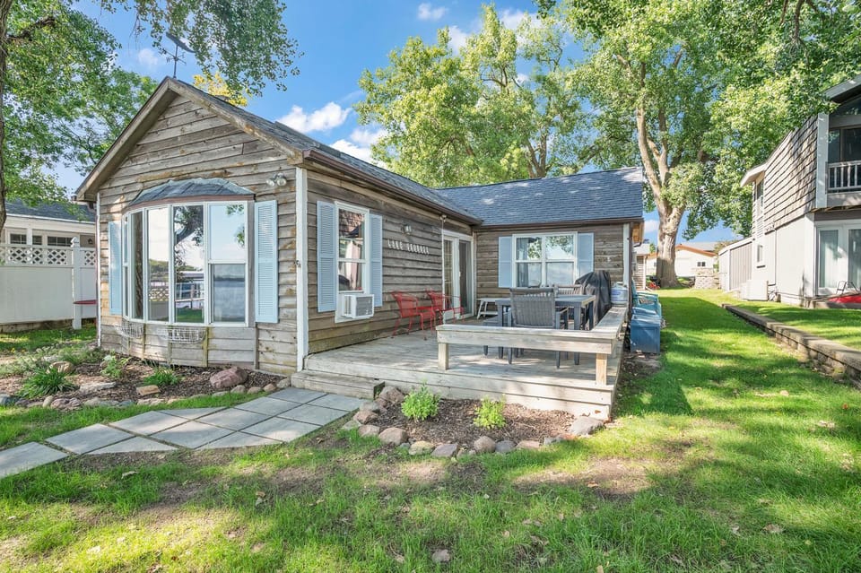Classic West Lake Okoboji Estate w/ Guest House + Sand Beach Villa in Spirit Lake