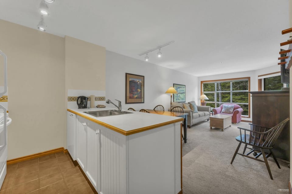 Best ski in ski out condo #3 in Aspens Apartment hotel in Whistler