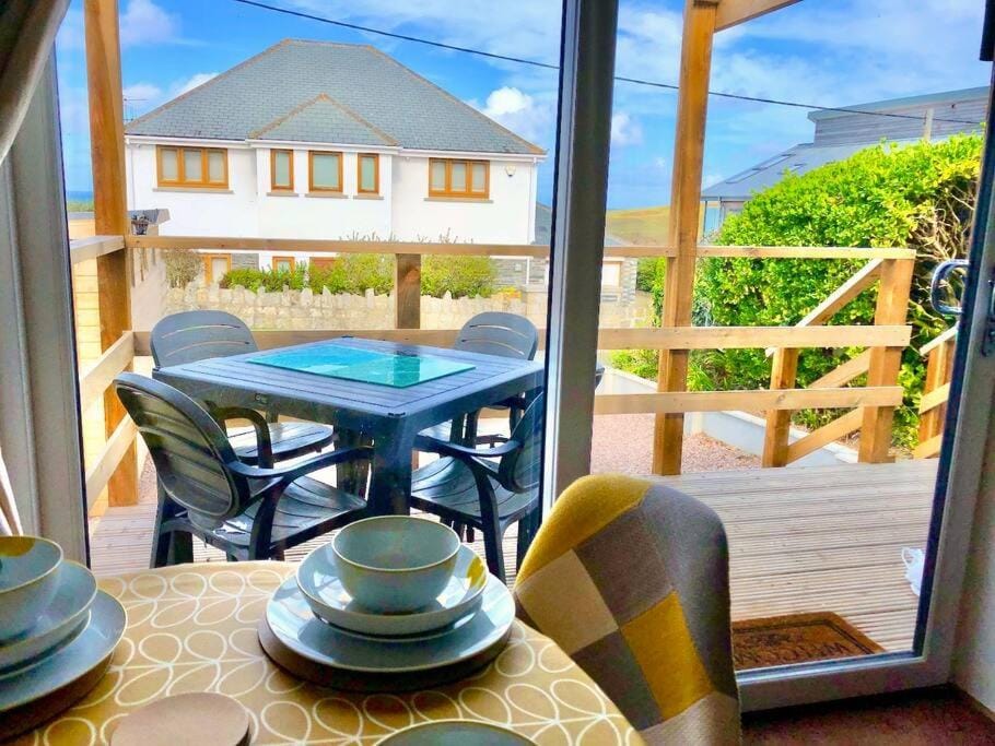 Patio, Natural landscape, View (from property/room), Balcony/Terrace, Dining area