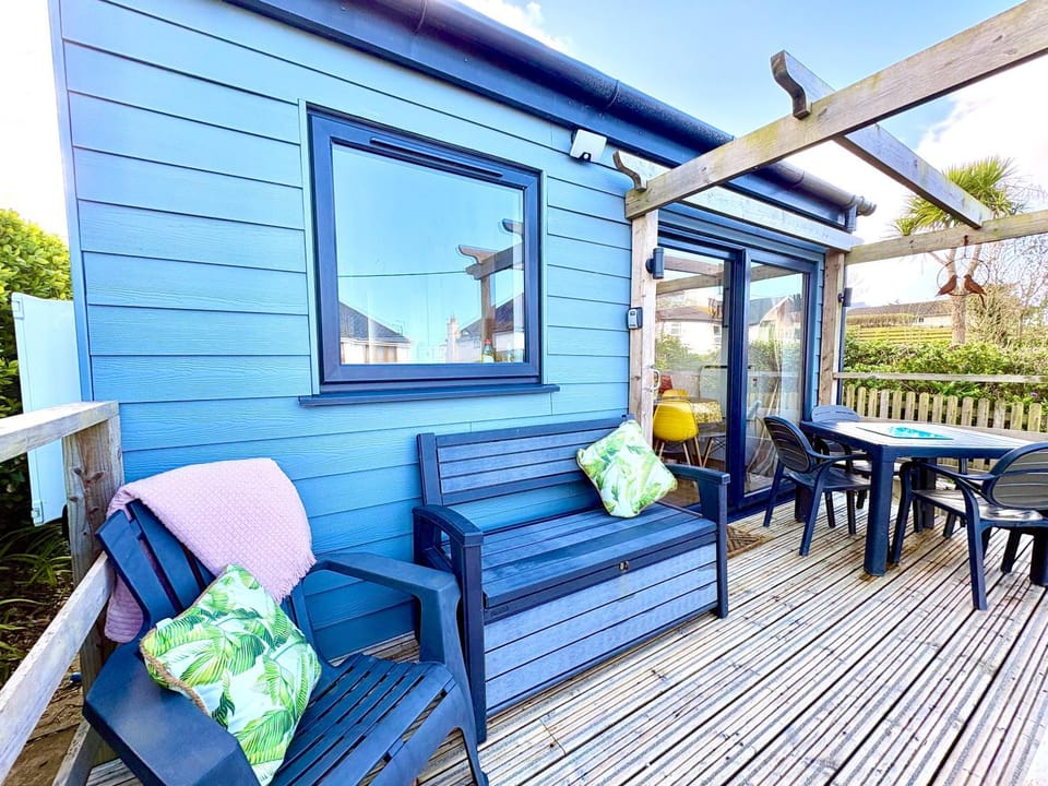 Property building, Balcony/Terrace