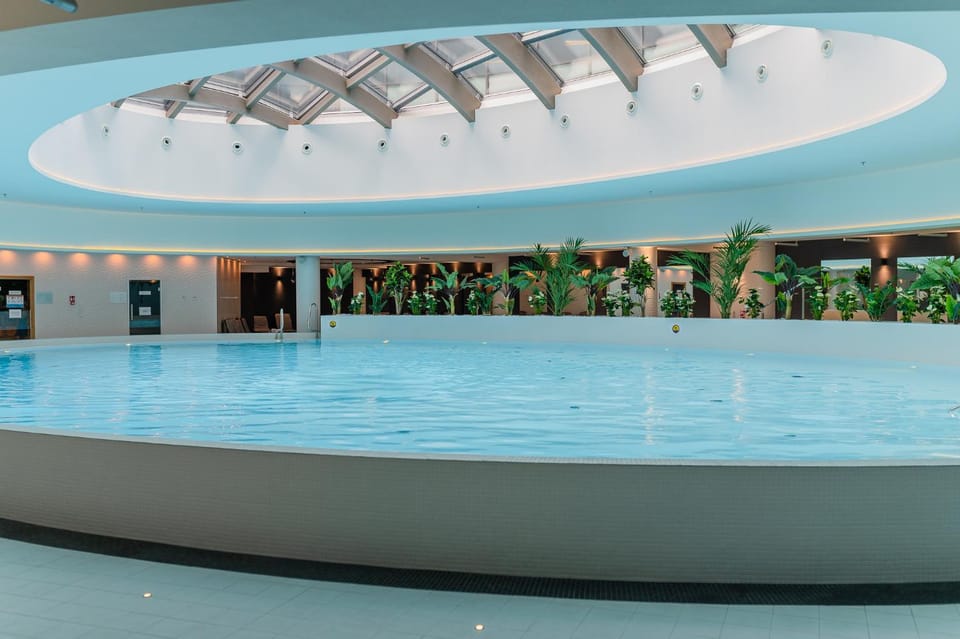 Swimming pool, Swimming pool