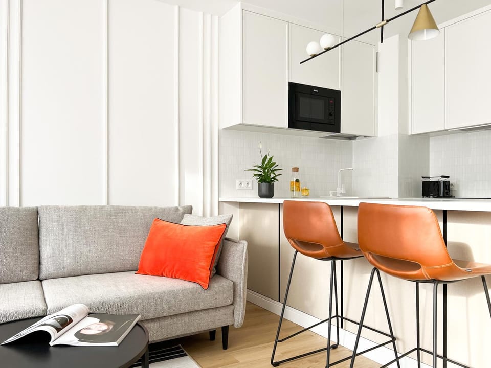 Kitchen or kitchenette, Seating area