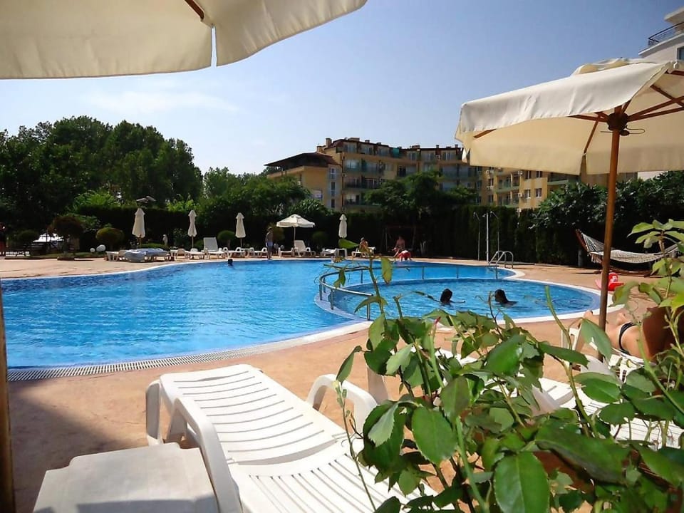 Swimming pool, Swimming pool