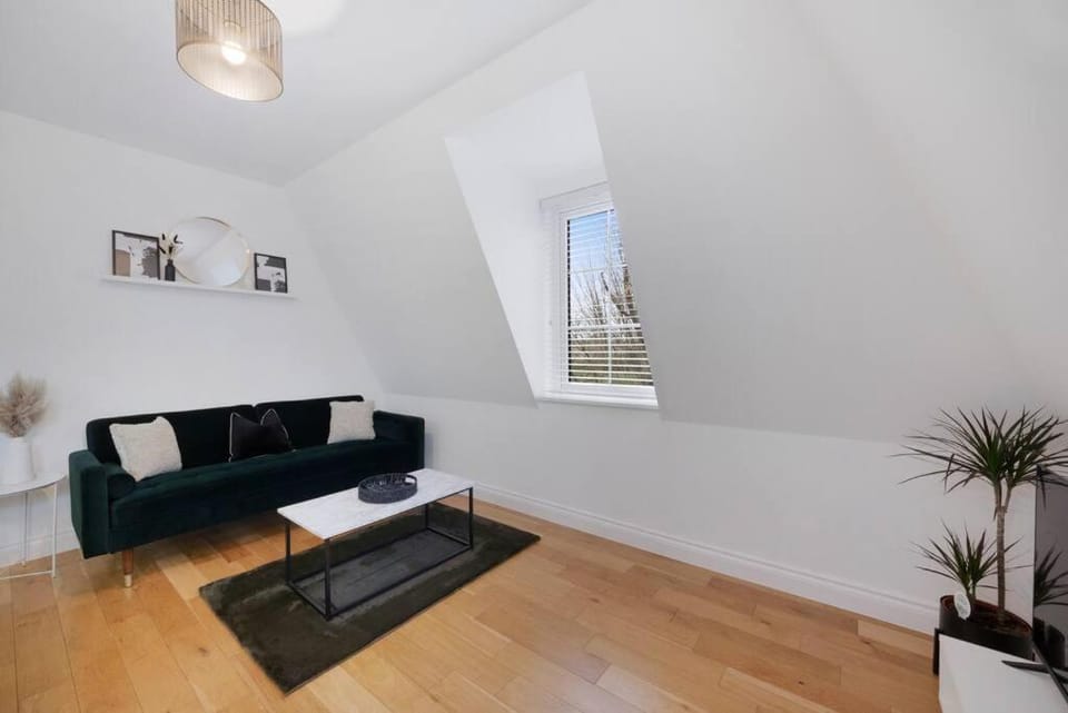 Roomy One bed loft apartment Apartment in East Hertfordshire District