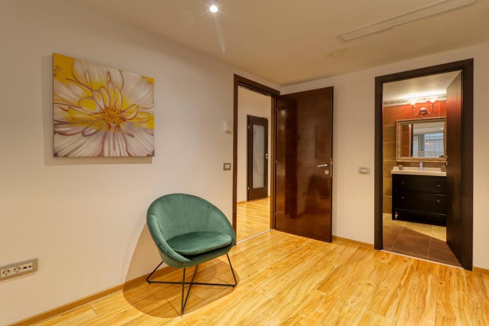 Bathroom, Bedroom, Bath