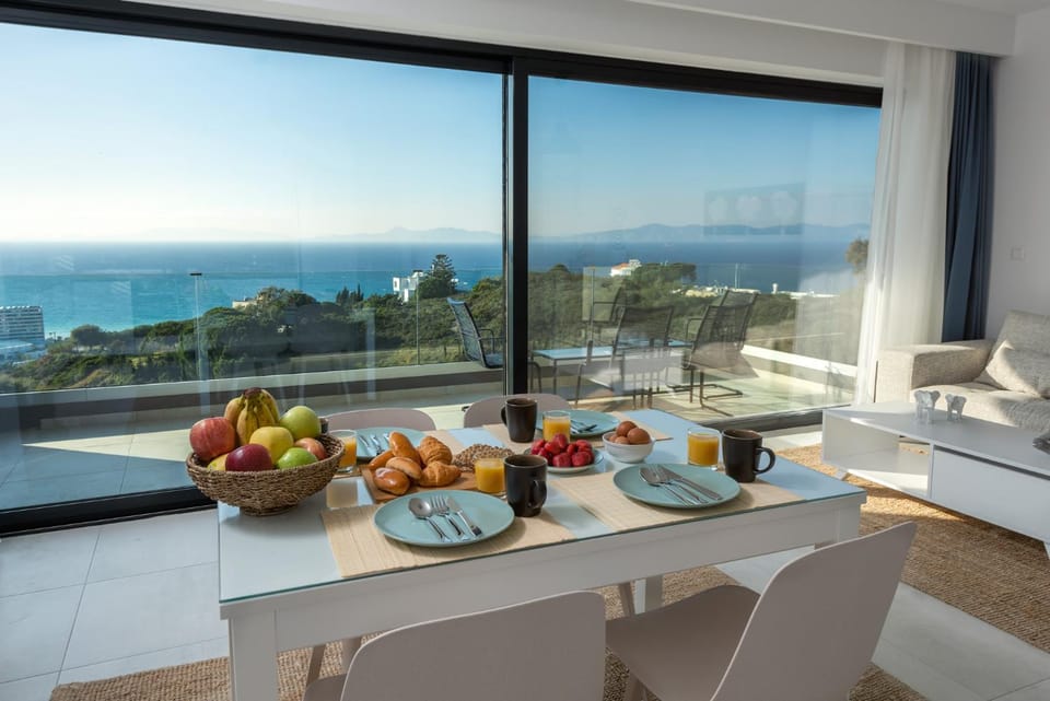 View (from property/room), Balcony/Terrace, Living room, Seating area, Dining area