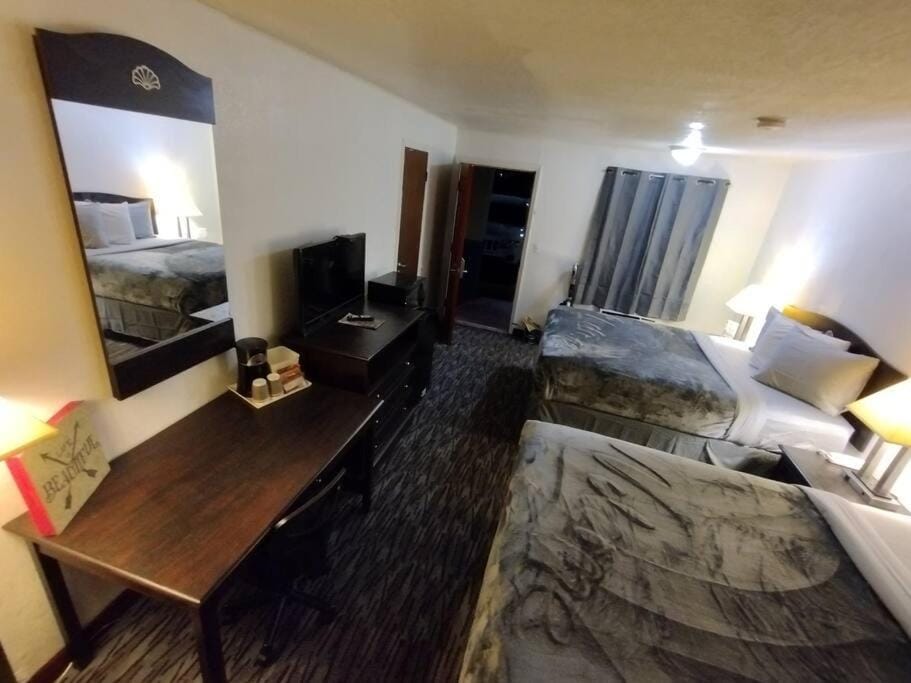 Hotel 2 Queen Beds Hotel Room 207 Booking Apartment in Stillwater