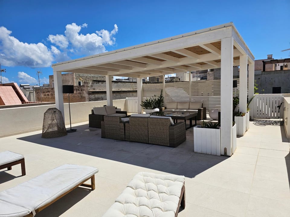 Patio, Balcony/Terrace, Seating area