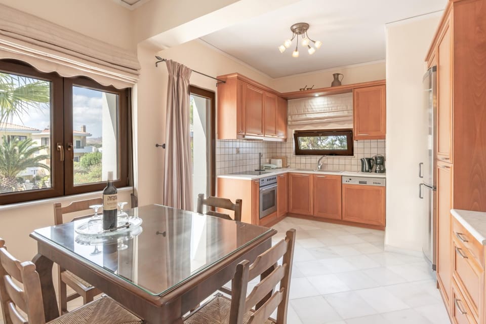 Kitchen or kitchenette, Dining area, dishwasher, oven, stove, kitchen