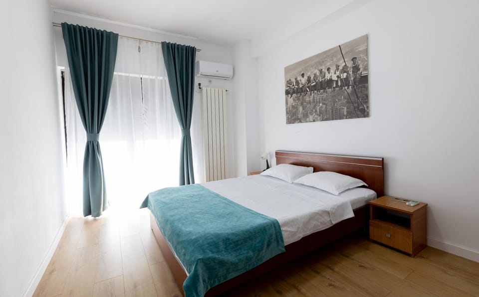 Bed, Photo of the whole room, Bedroom, air conditioner