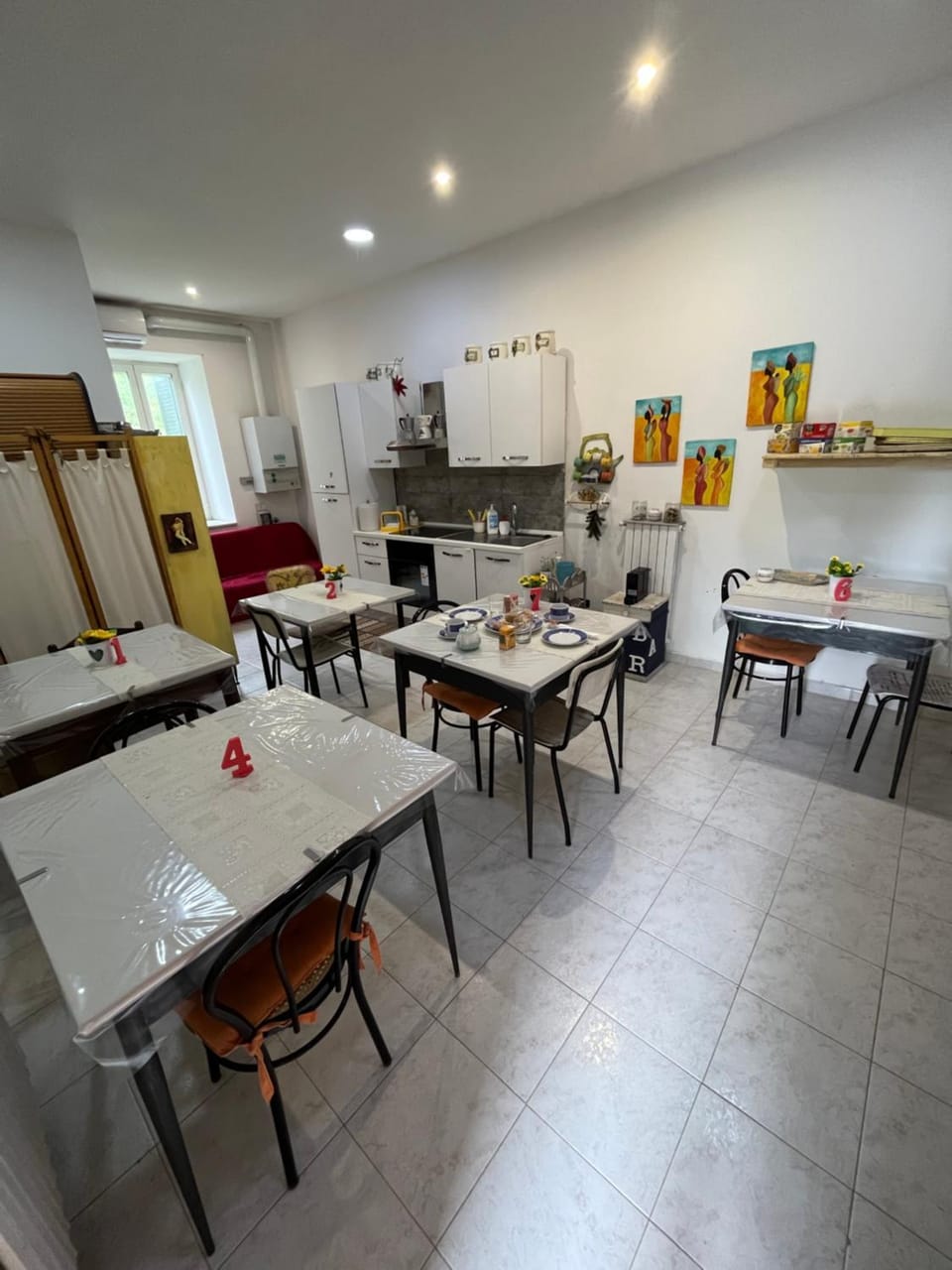 Kitchen or kitchenette, Dining area, Breakfast