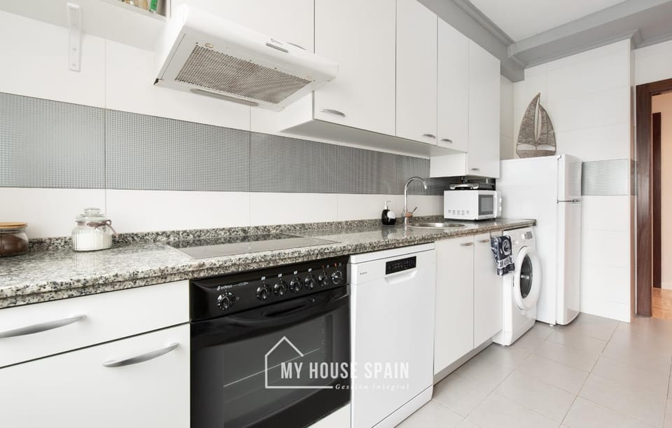 MyHouseSpain- Precioso piso Playa Poniente Apartment in Gijón