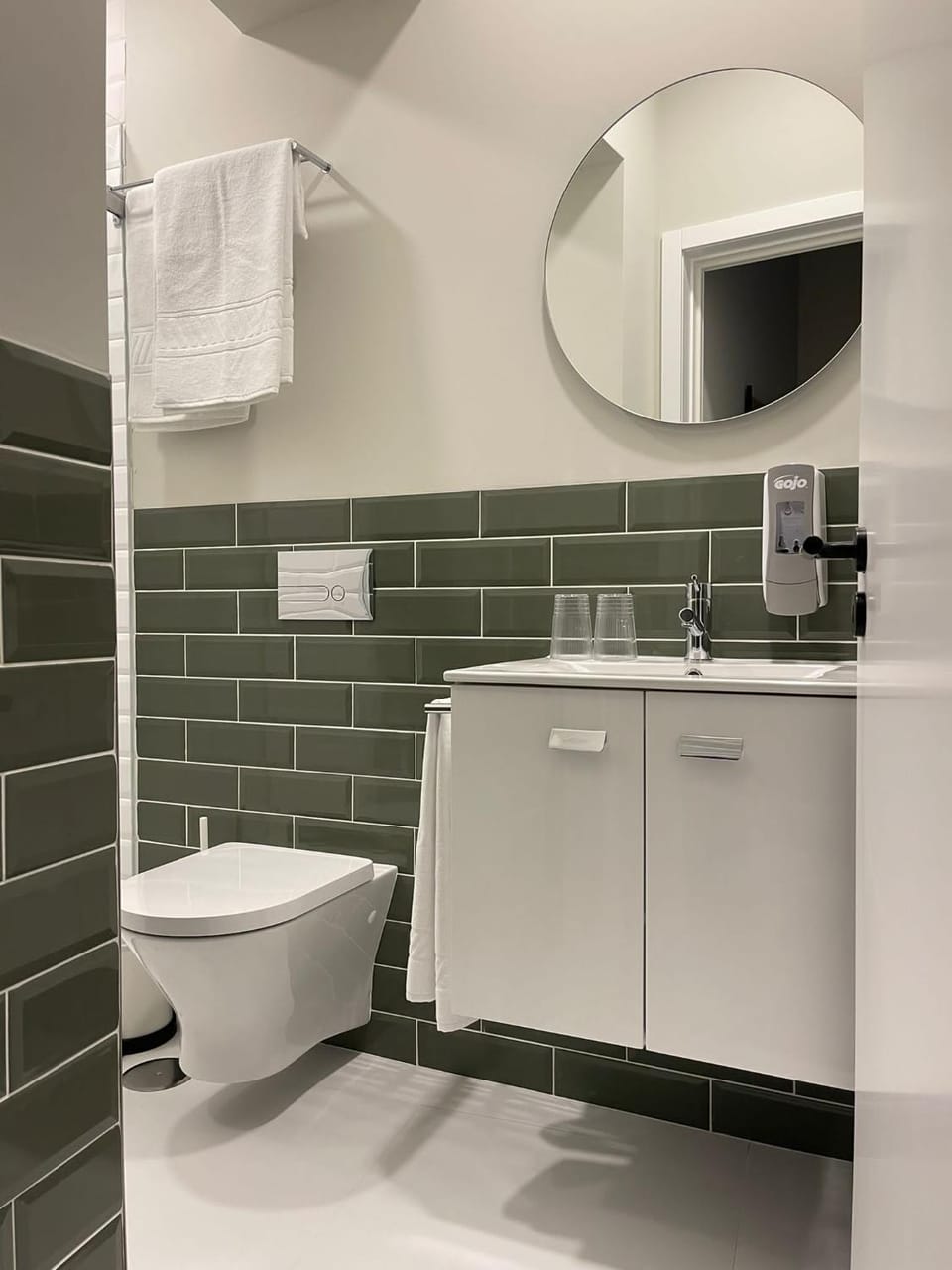 Toilet, Bathroom, towels