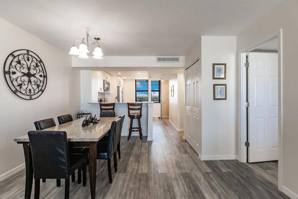 Beachfront I Full Coastal Contemporary Renovation Apartment in Marco Island