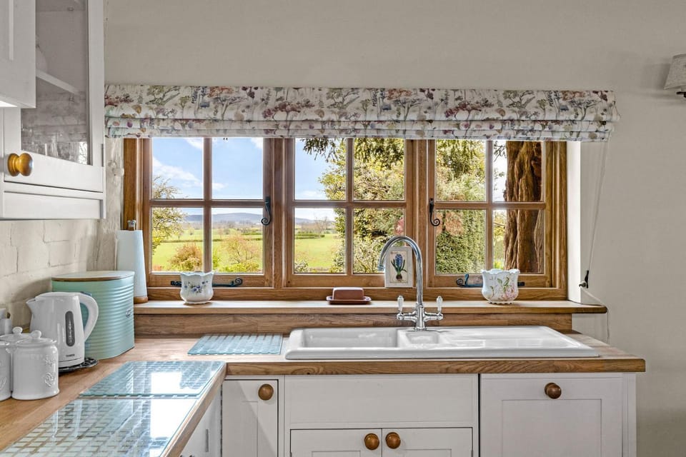 Gardeners Cottage near Ledbury House in Malvern Hills District