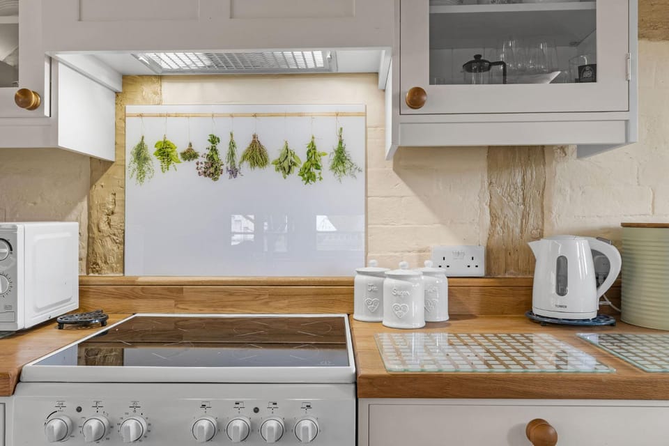 Gardeners Cottage near Ledbury House in Malvern Hills District