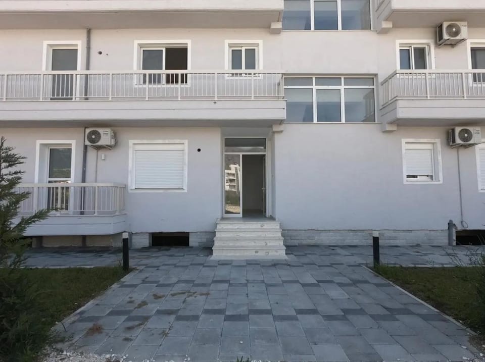 Property building, Facade/entrance