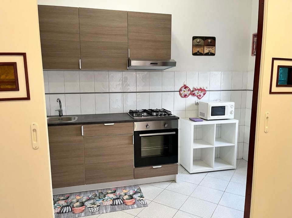 Kitchen or kitchenette, minibar, pet friendly, stove, kitchen