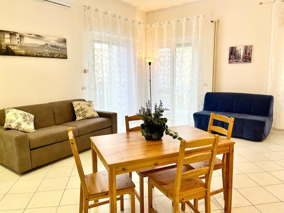 Living room, Seating area, Dining area, air conditioner