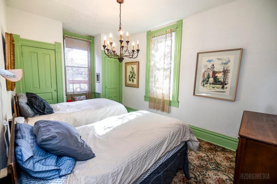 Parkside Paradise Elegant Victorian Home Just Steps from the Park Apartment in Homestead