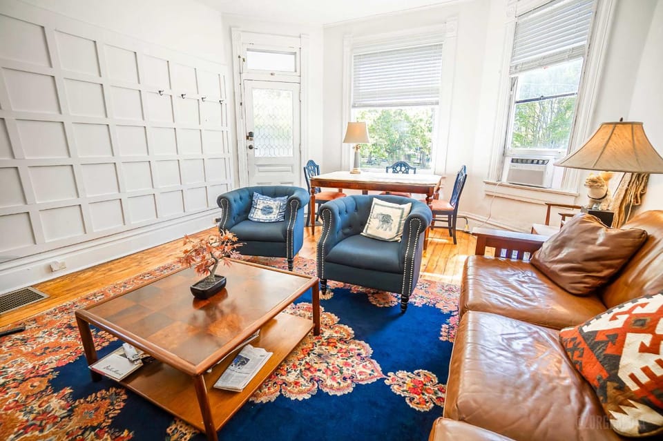 Step Back in Time Charming Victorian with Modern Amenities Apartment in Homestead