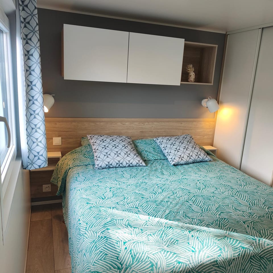 Le Colorful Chalet in Dinard