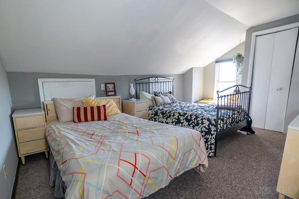 The Peak Mt Washington - Large 2bd Apt w A View Apartment in Pittsburgh