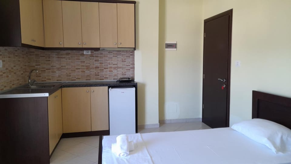 Kitchen or kitchenette, Photo of the whole room, Bedroom