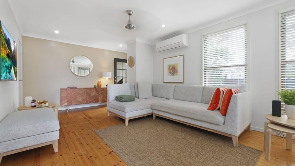 Living room, air conditioner