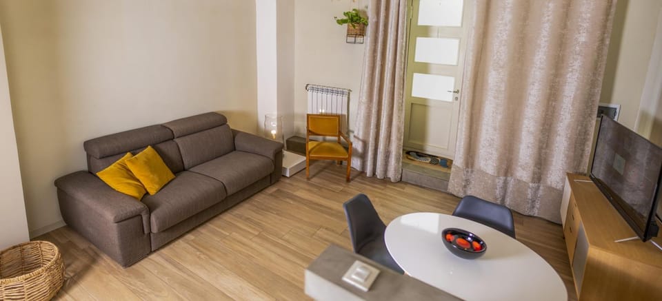 Communal lounge/ TV room, TV and multimedia