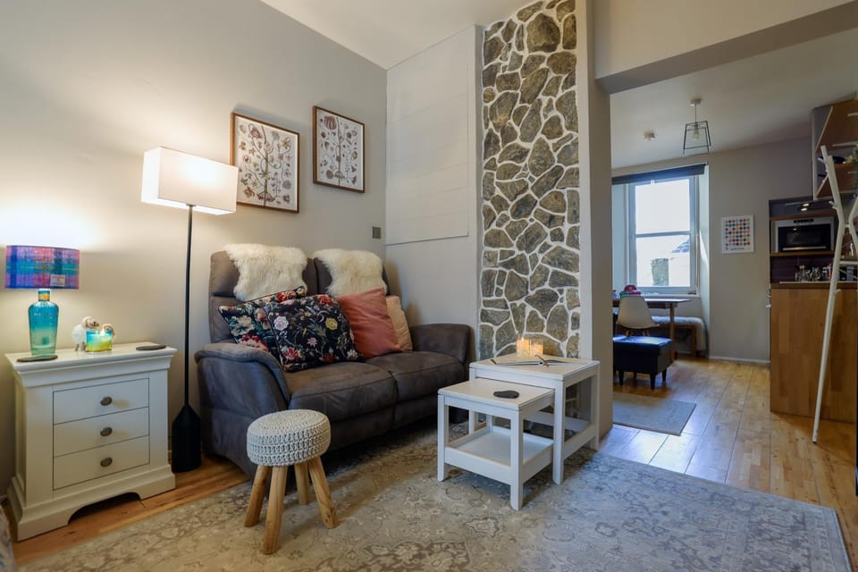 Small Cosy Studio Flat Near the Sea, Central Oban Apartment in Oban