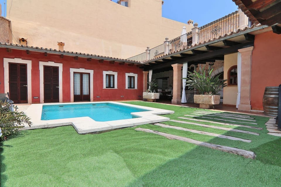 Facade/entrance, Garden, Swimming pool