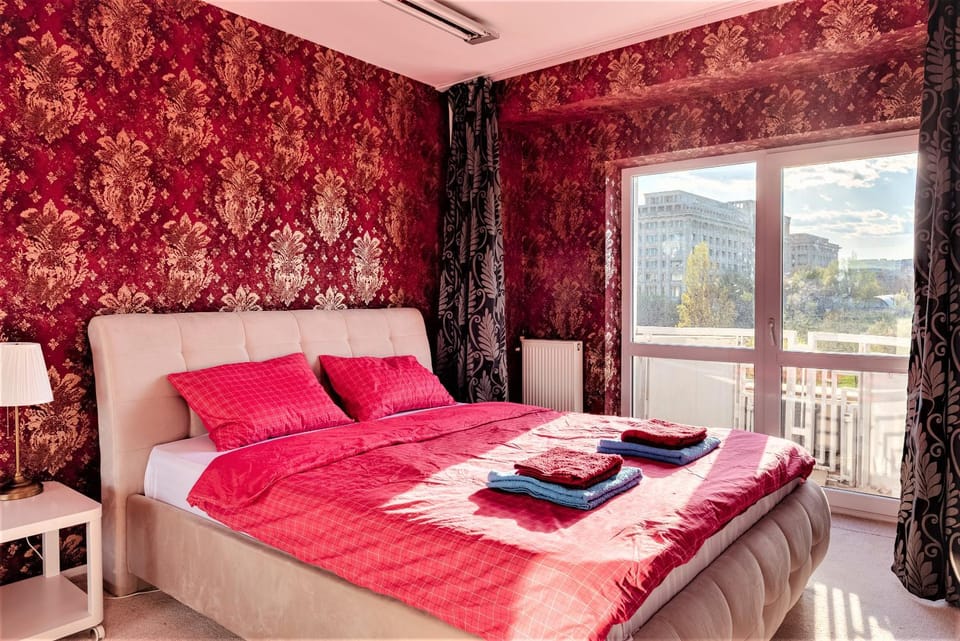 Bed, Balcony/Terrace, Photo of the whole room, Bedroom, towels