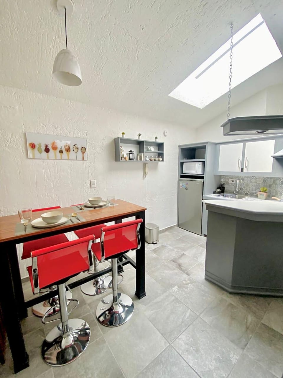 Kitchen or kitchenette, Dining area, minibar
