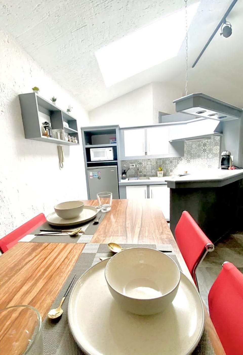 Kitchen or kitchenette, minibar